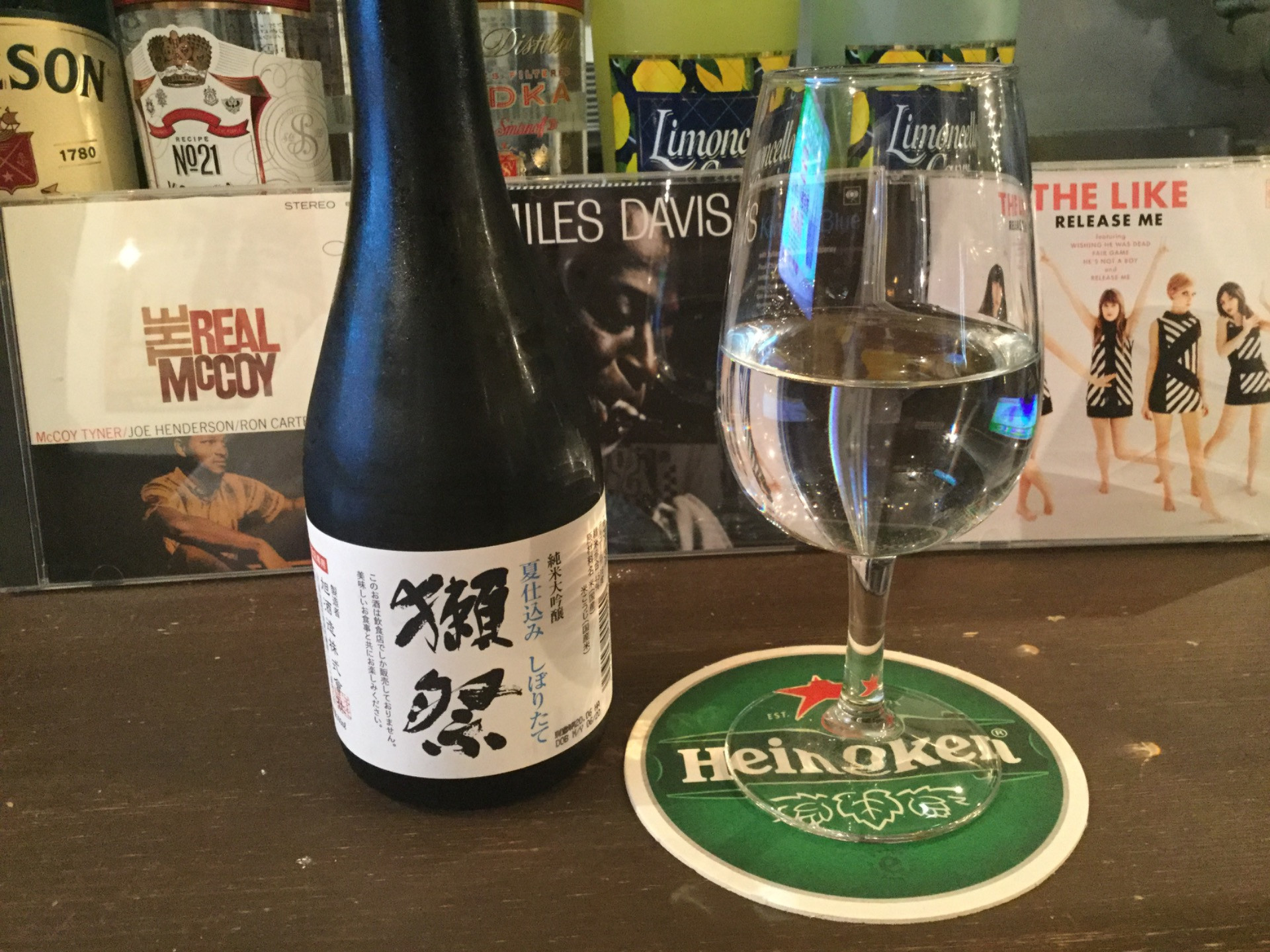 ビアバーなのに『獺祭』〜アジールはビールだけではありません！厳選された日本酒も楽しめます！〜
